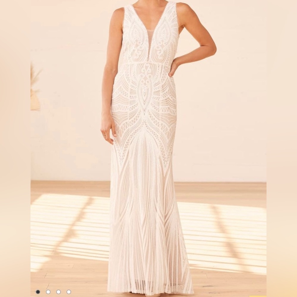 White Sequin Embellished Sleeveless V-Neck Wedding Gown
